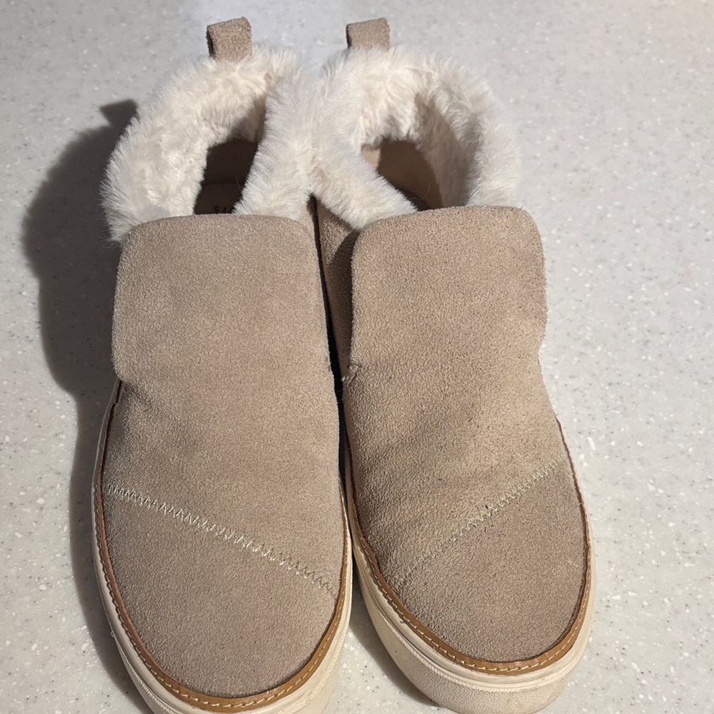 Toms Women's Tan Suede Ankle Booties